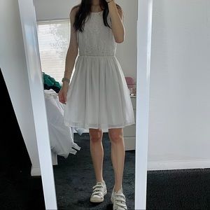 Flowy dress with embroidery